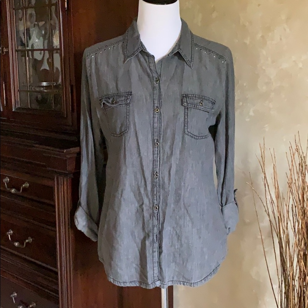 L.e.i.  Soft washed button down shirt w/ studs